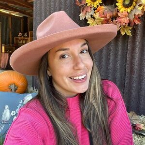 Meet your Posher, Iris